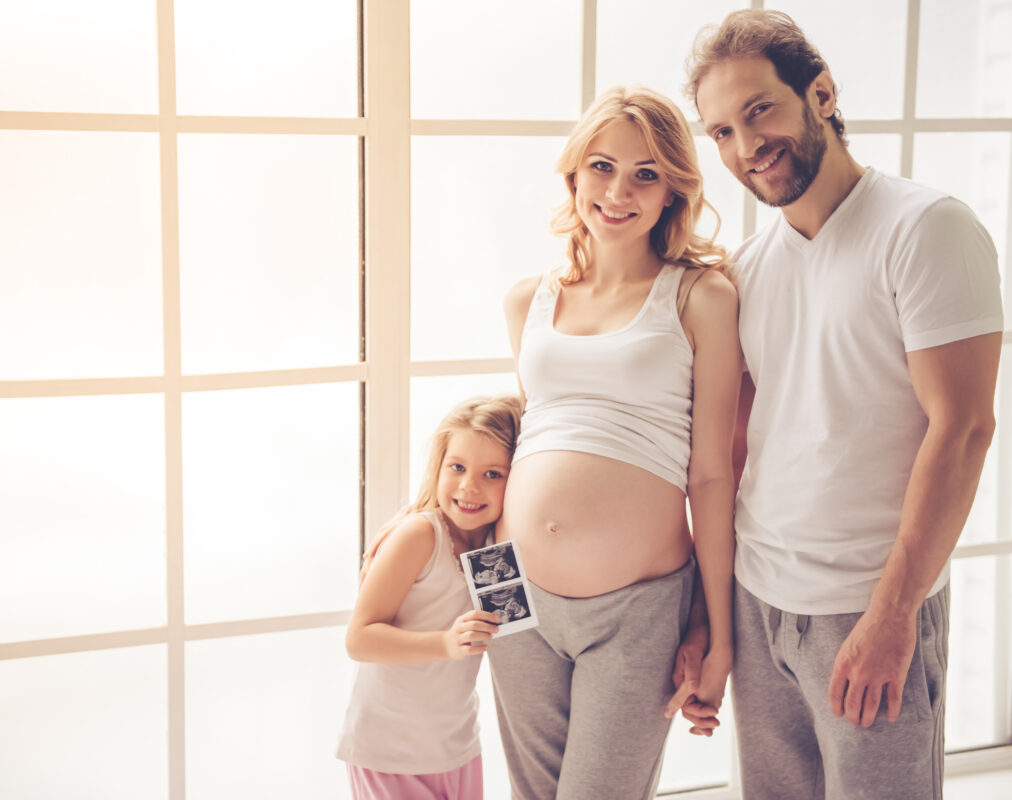 Boost your business with these expert marketing tips for photographers offering both newborn photography and elective ultrasounds. Attract clients and grow your brand.