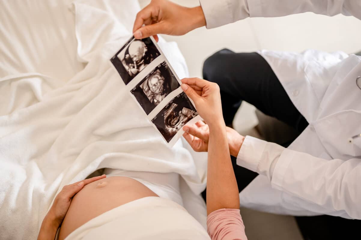 Discover how to open an elective ultrasound studio from scratch—no sonography experience needed. Learn practical tips, training paths, and startup costs.