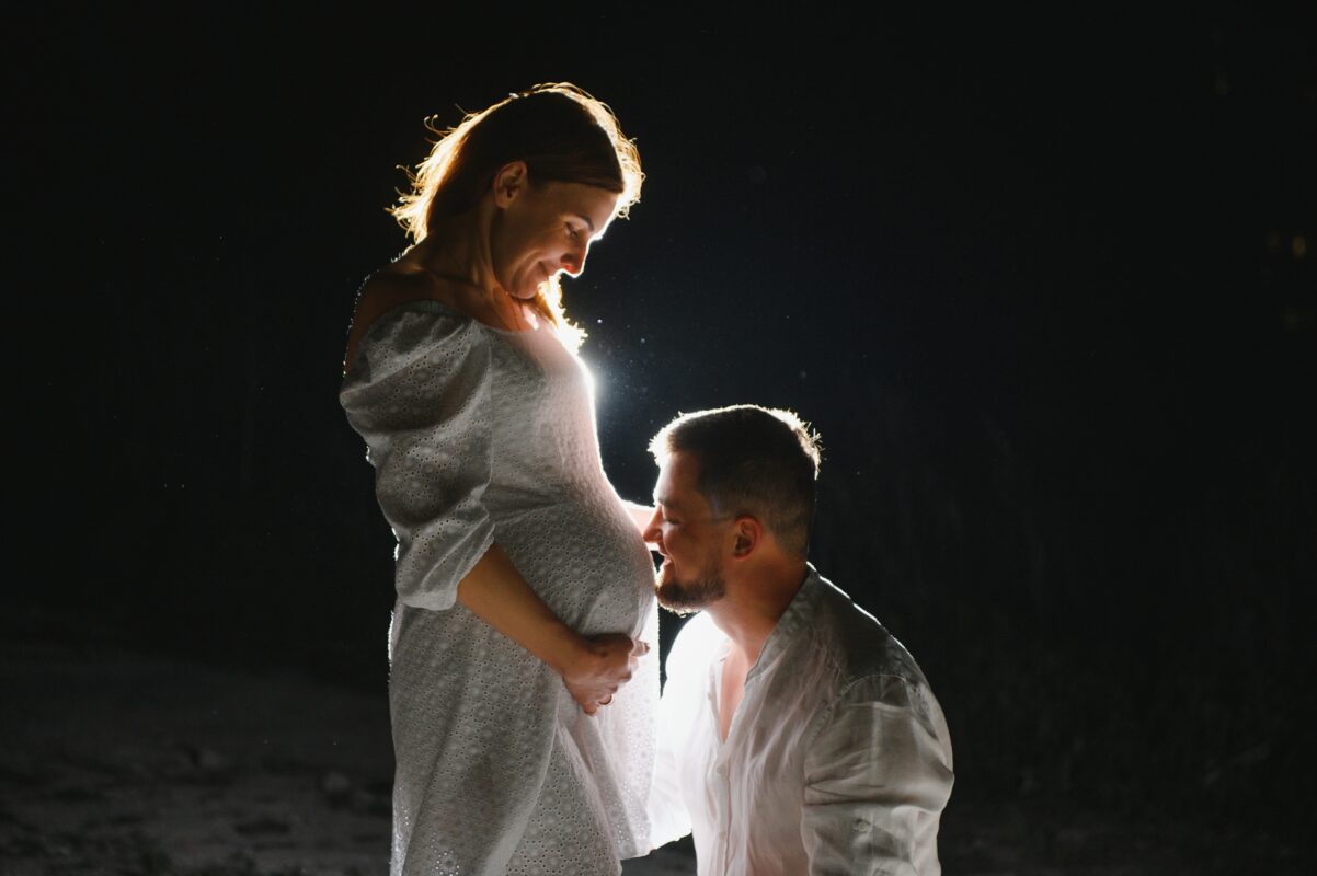 Learn how combining elective ultrasound imaging with maternity photography packages can transform your 3D/4D ultrasound business and boost client satisfaction.